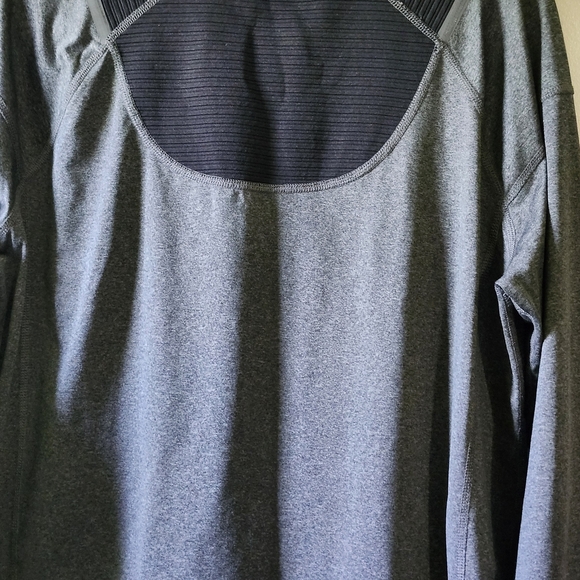 Spyder Active Gray Long Sleeve Top - Picture 2 of 12